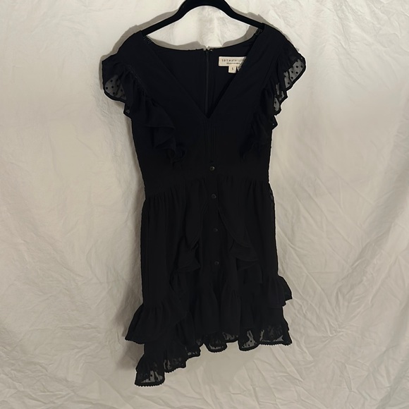 Saltwater Luxe designed in Los Angeles - Picture 1 of 5